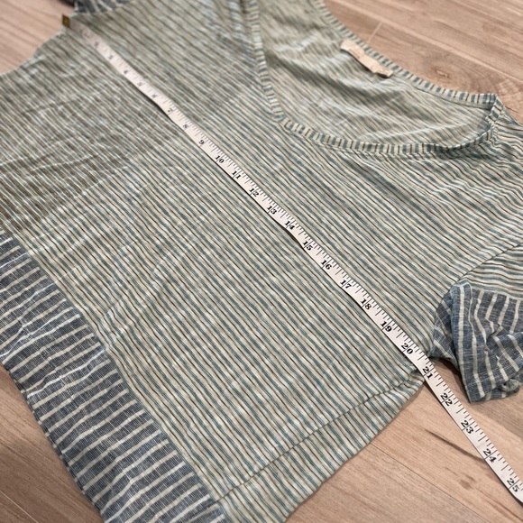 Woman’s Short Sleeve Prana Crop Top Blue and White Size Large - Picture 6 of 6